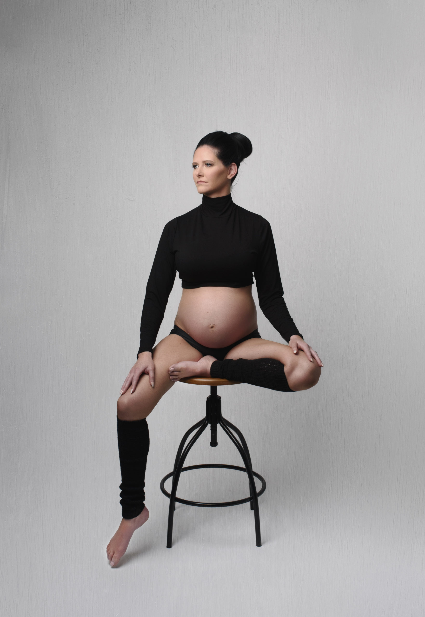 grand rapids maternity photo shoot women in black 